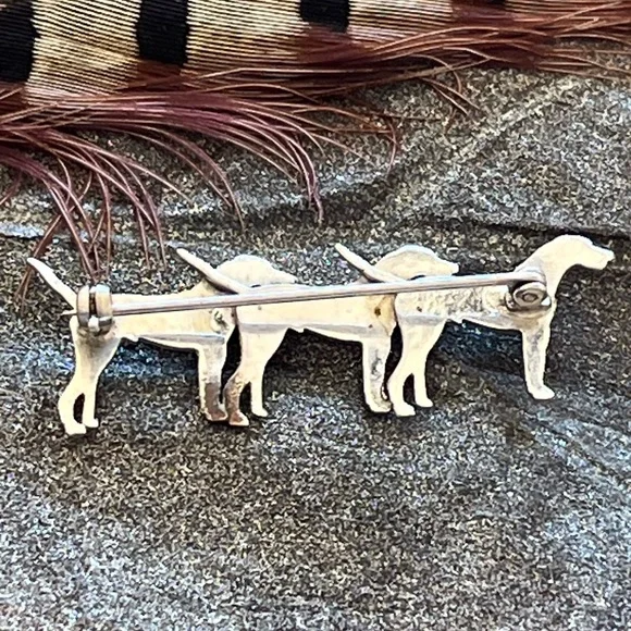 Vintage Preowned Three Hunting Dogs Pin Brooch Unsigned - Picture 9 of 17
